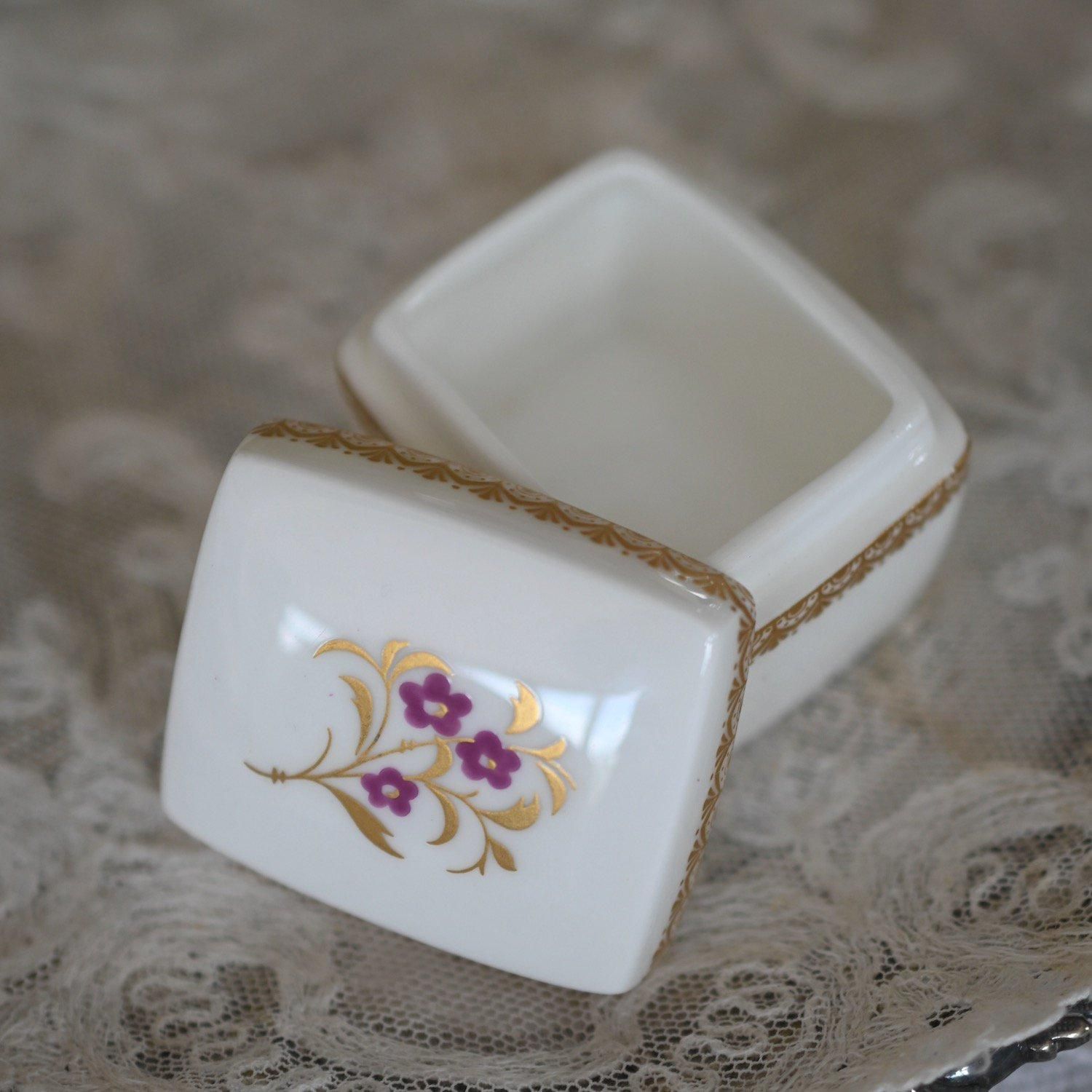 ロイヤルアルバート   磁器 小物入れ イギリスから届いたアンティーク陶磁器、ロイヤルアルバート社