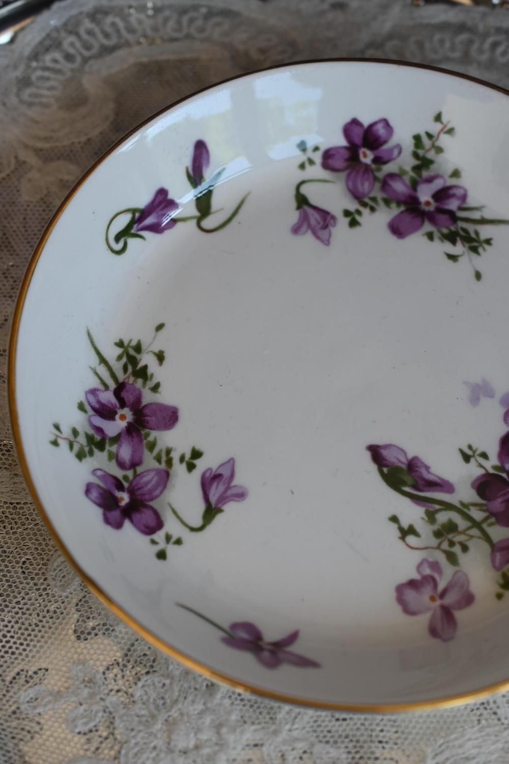 ハマースレイ ヴィクトリアバイオレットの小皿をイギリス
