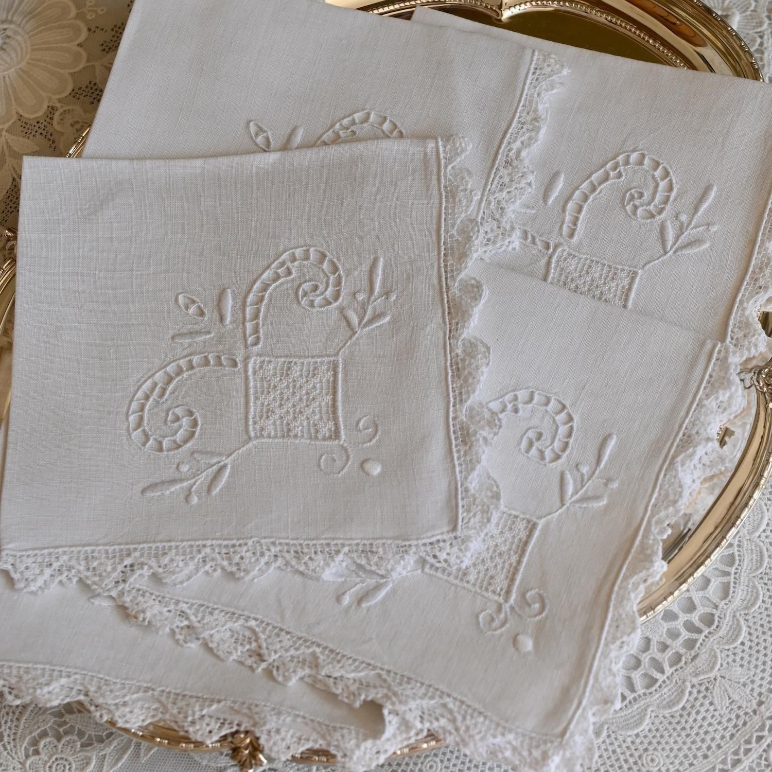 アンティーク 花咲く水辺の白鳥 オープンワーク アイレット花刺繍 レースパネル オーダー】シームレス 刺繍柄のレース TA15515(アイボリー