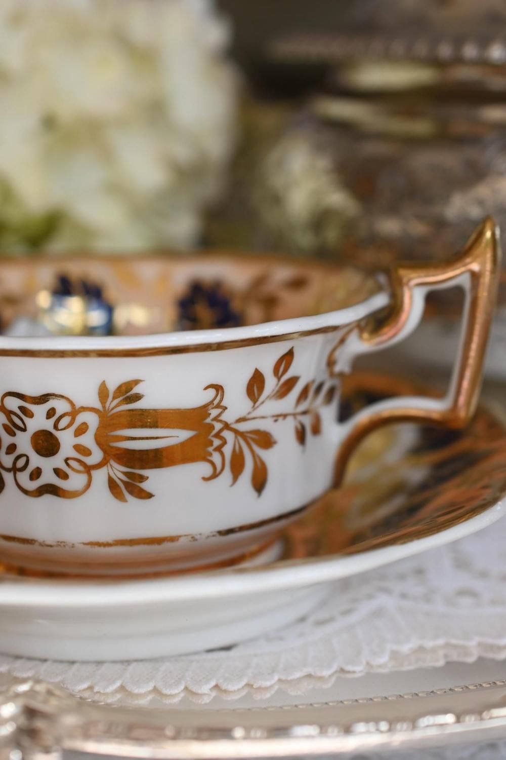 リッジウェイ・アプリコット色地に金彩が豪華なトゥルートリオを