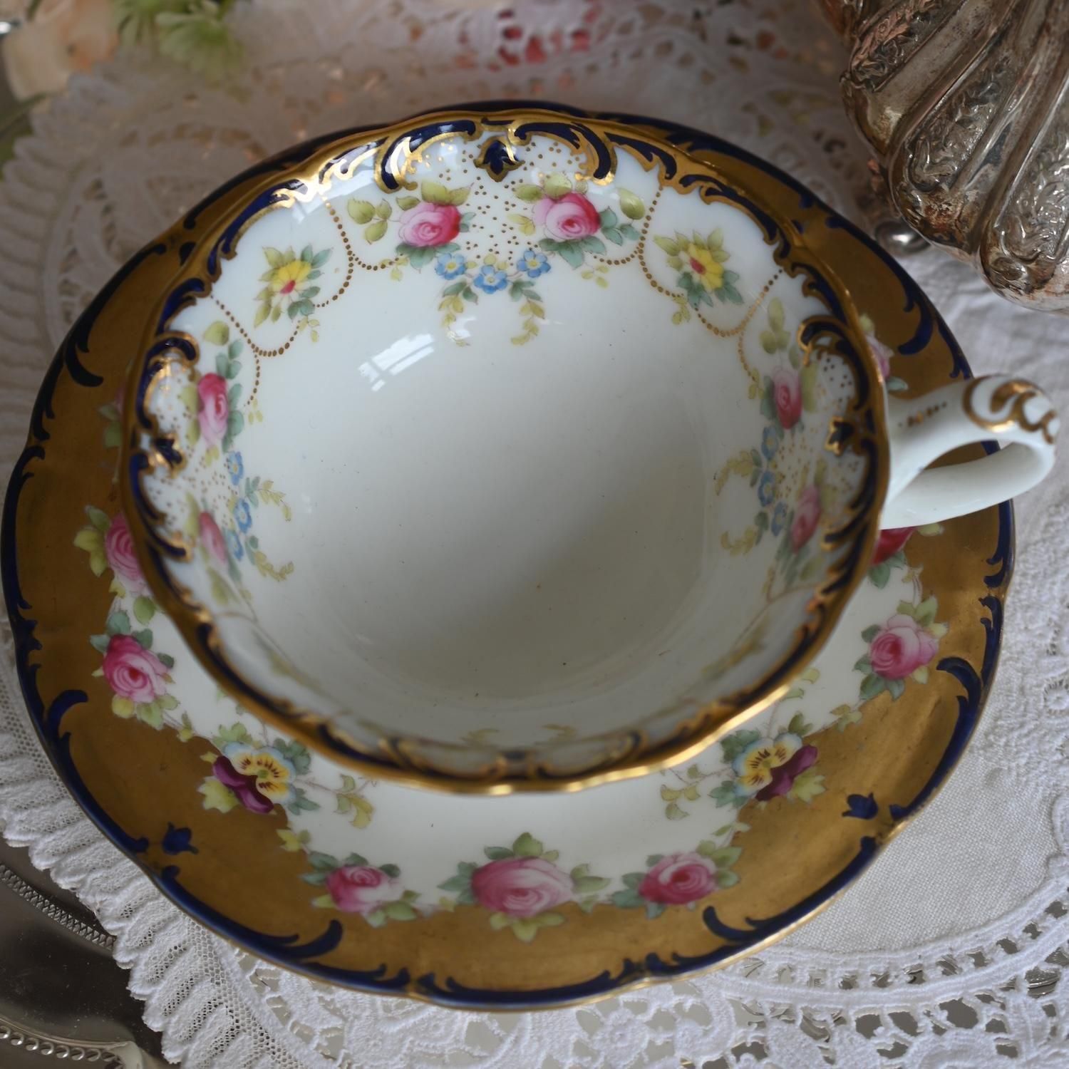 お買い得）コウルドン ゴールドとコバルト色とお花のスワッグ