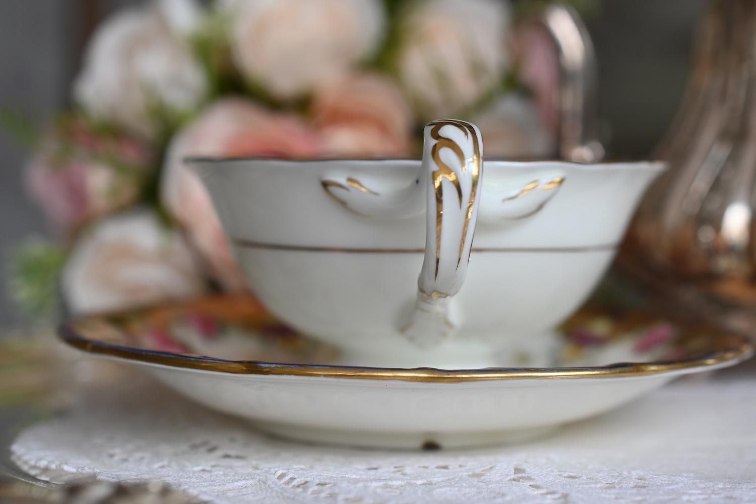 お買い得）コウルドン ゴールドとコバルト色とお花のスワッグ模様の