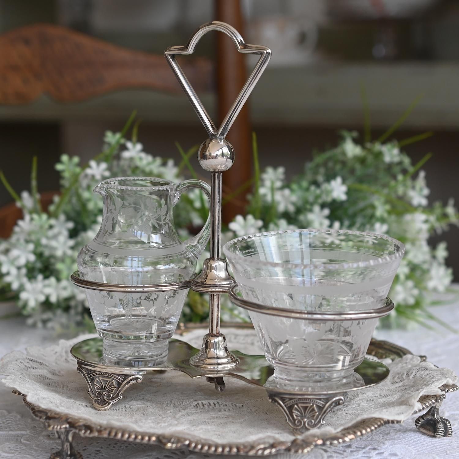 1900年代初期 シルバープレート製のスタンドとエッチングが施され