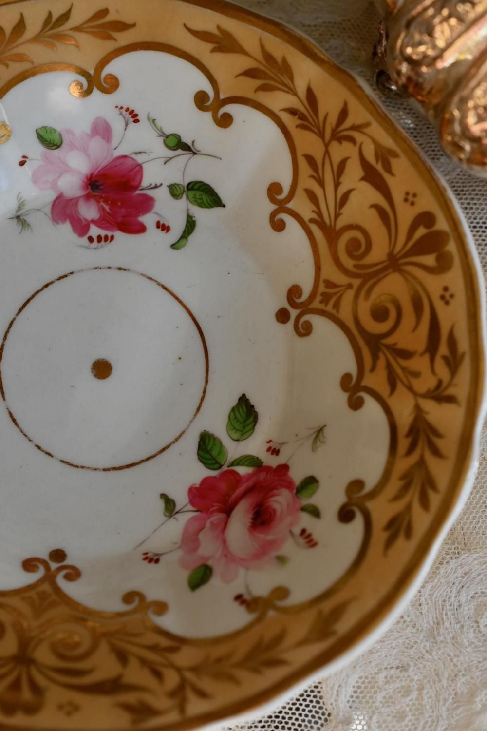 1820年代 スポード 手描きのバラのコーヒーカップ＆ソーサーを