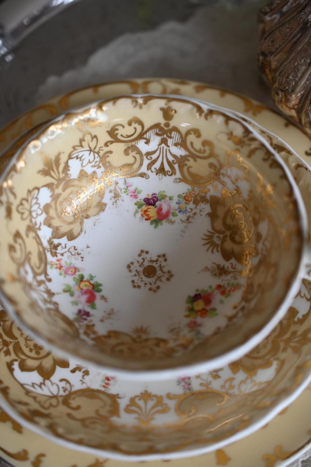 1840年代 ミントン イエロー&ゴールドが美しい Qシェイプハンドル 1840年代 ミントン イエロー&ゴールドが美しい Qシェイプハンドル