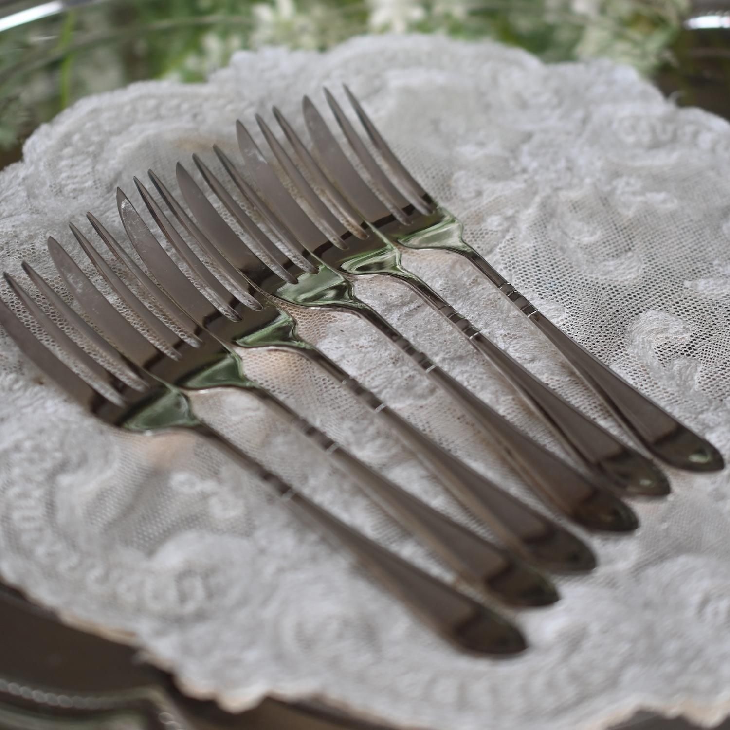 ヴィンテージ シルバープレート製 シンプルなハンドルのケーキフォーク