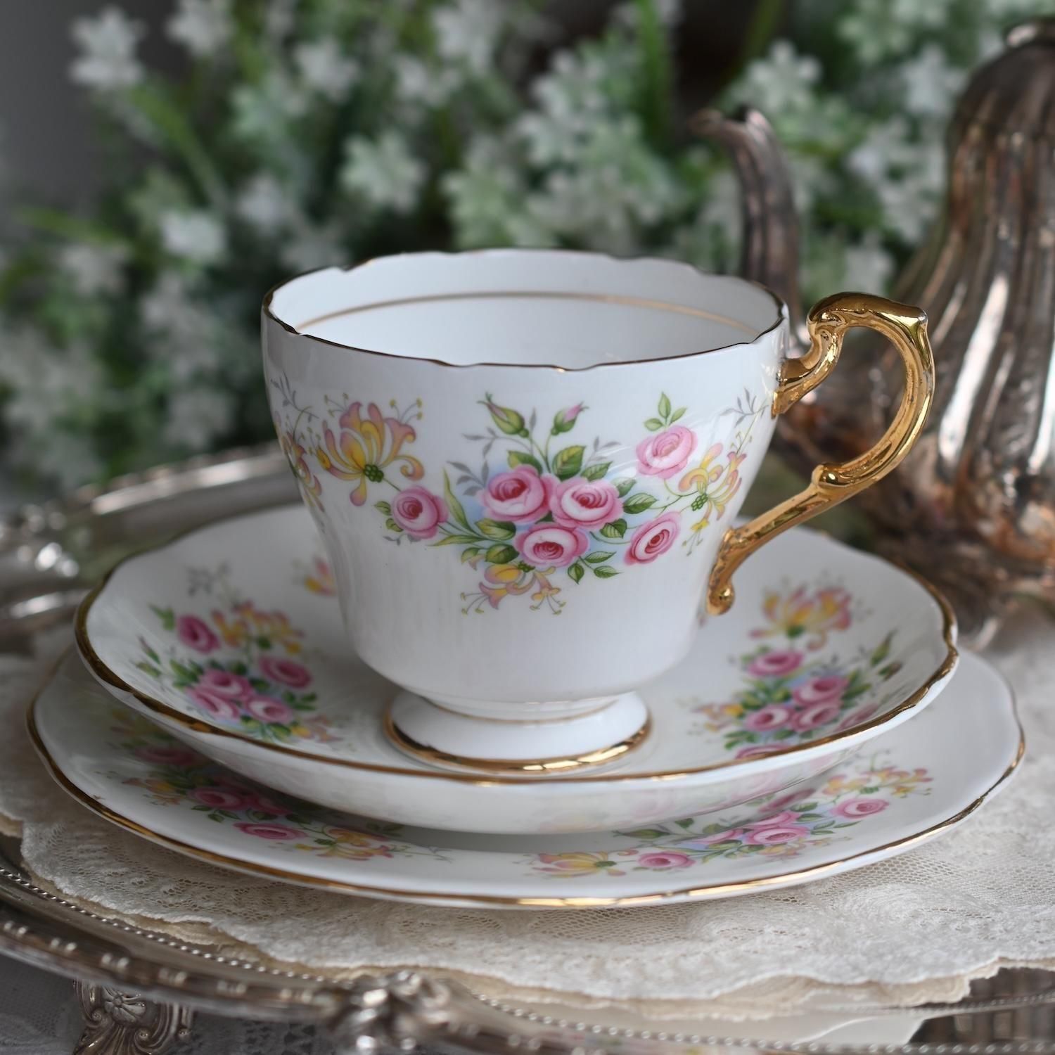 アンティーク❤️カップソーサー 桜のガラスティーカップ＆ソーサー ティーカップ Regal Lily
