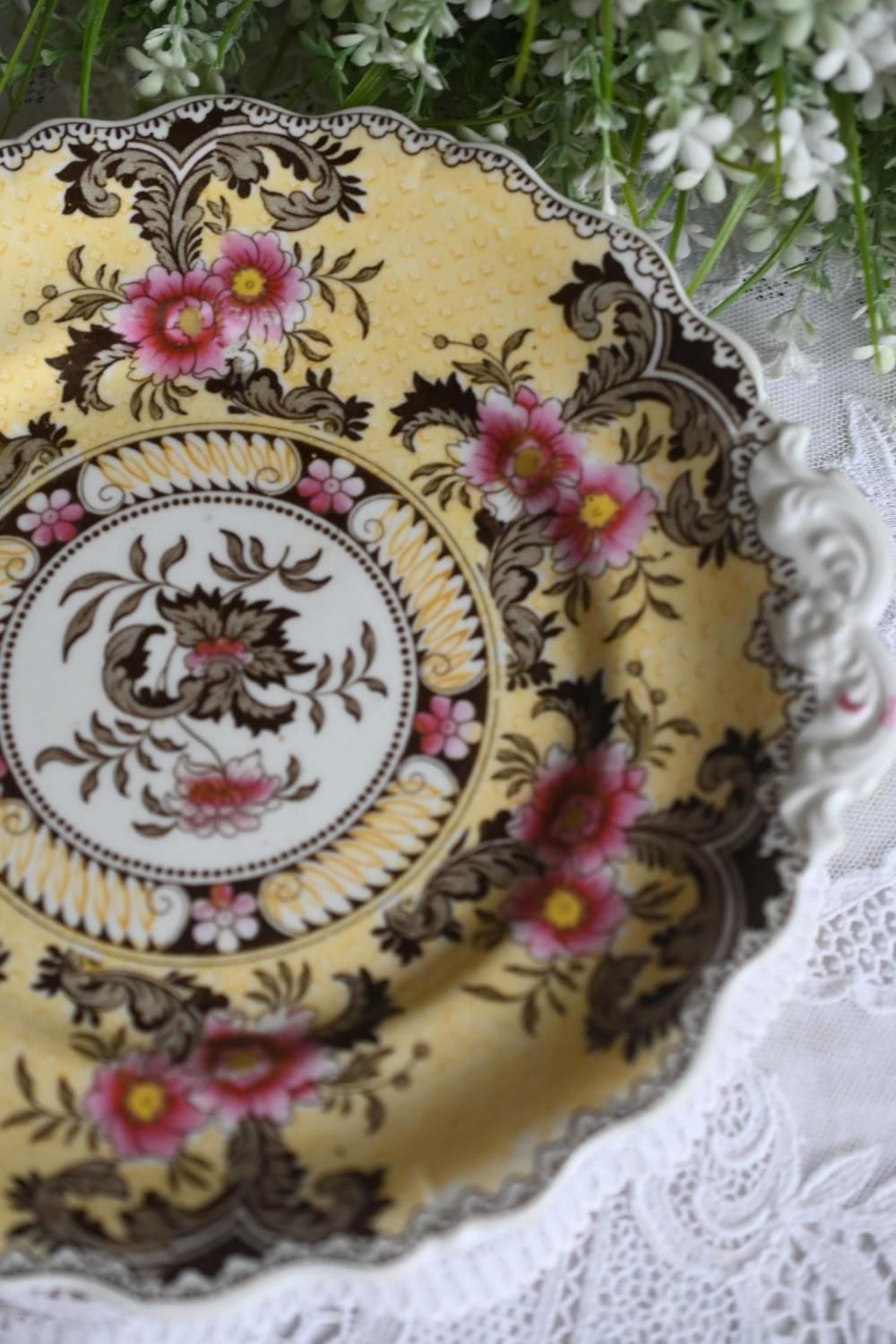 リッジウェイ 珍しいトランスファーのイエロー模様の中皿をイギリス