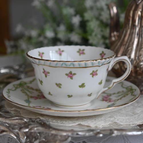 アンティーク　カップ　1つ ドイツの名窯 ロイヤル・コペンハーゲンの アンティーク カップ