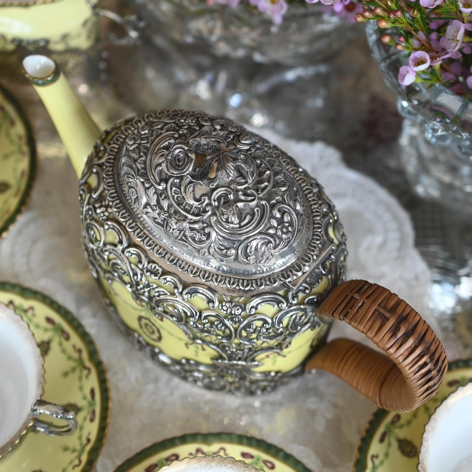 ロイヤルウースター・シルバーマウントティーポット3点セットを