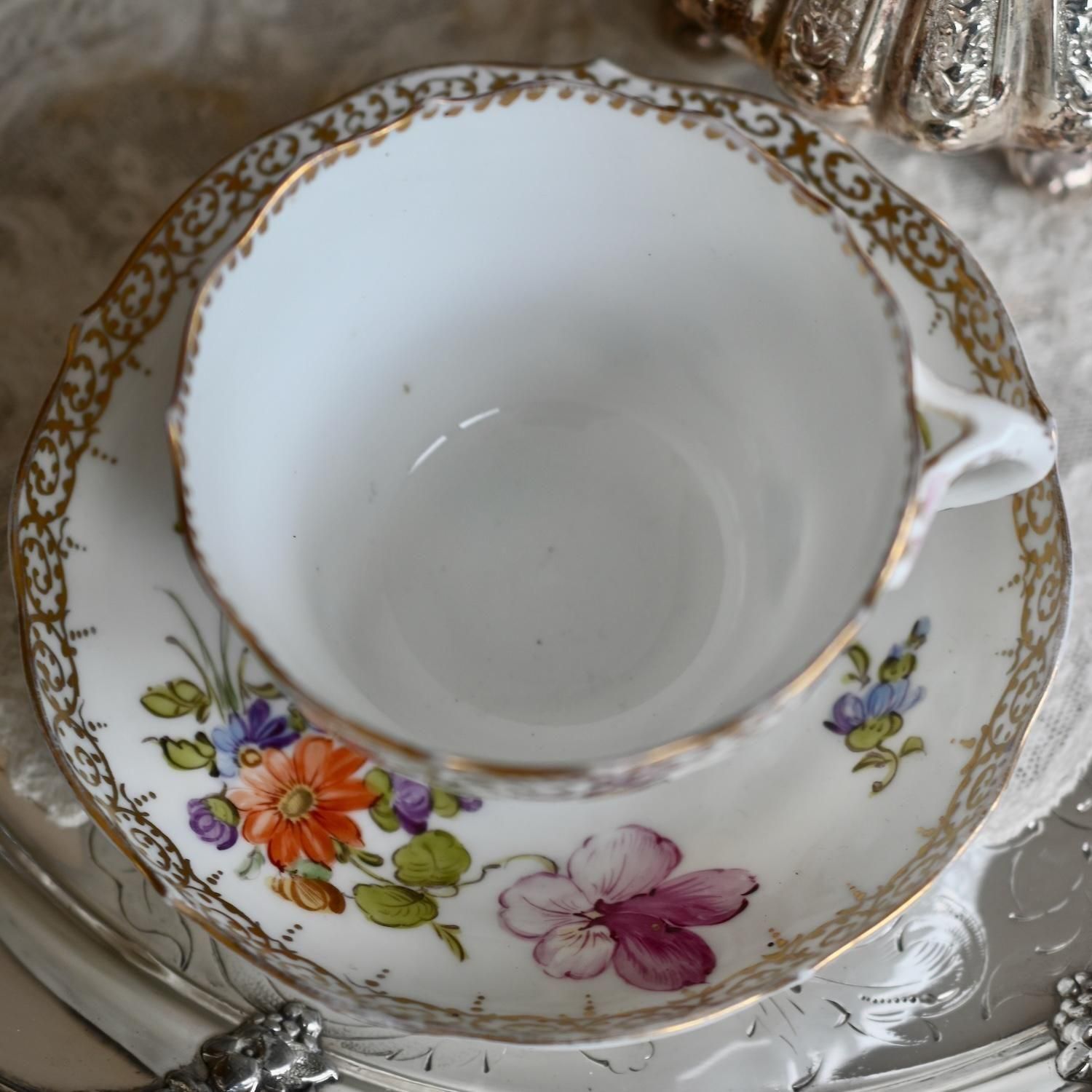 ドレスデン　テーブルウェア　アンティーク　骨董品　本物　ティーポット　西洋 ドレスデン風・天使の羽のようなハンドルのティーセット をイギリス