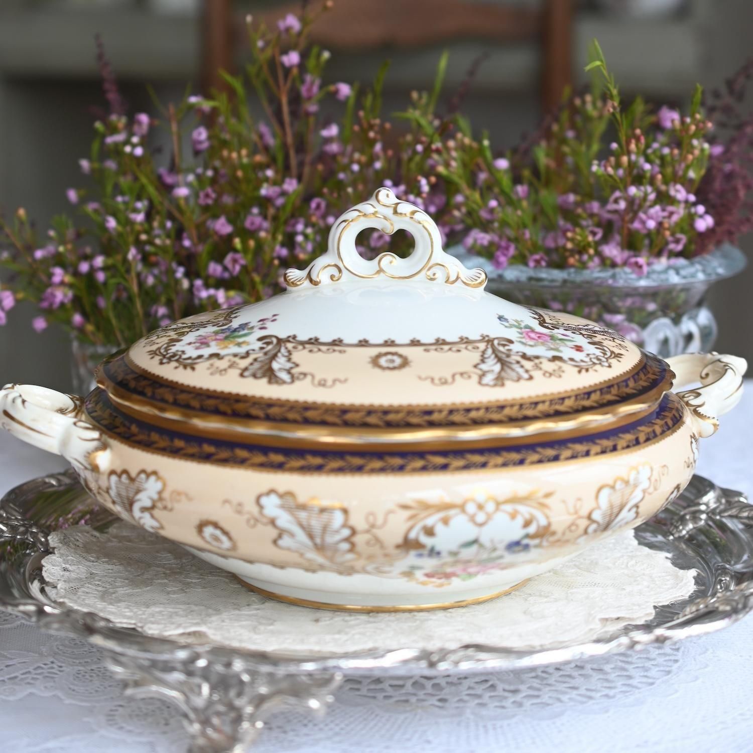 1910年代 コウルドン・アプリコット色と金彩が美しい蓋付き