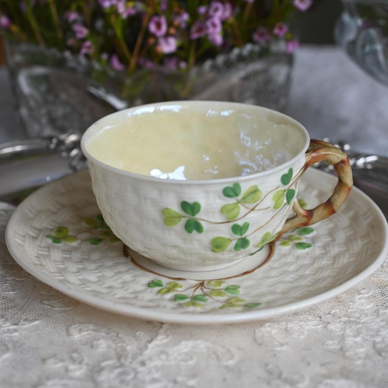 英国アンティークカップ＆ソーサーを直輸入。