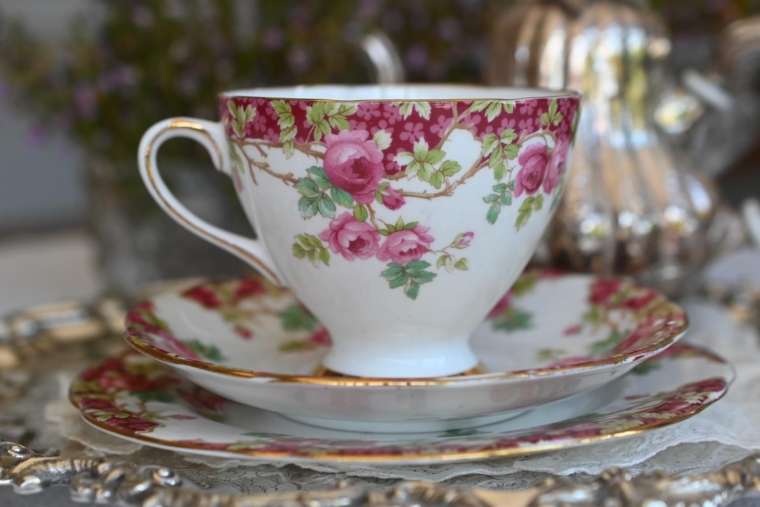 ヴィンテージ・グラッドストーン・ローズウッド・ティーカップトリオを