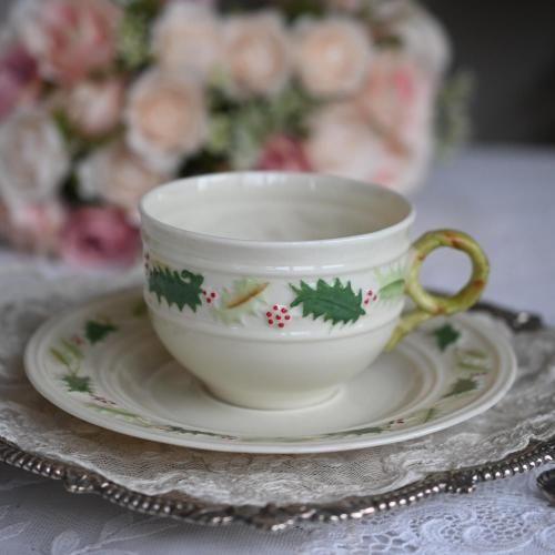 アンティーク　手描きカップ&ソーサー　ｃ/ｓ　イギリス イギリスから届いたアンティークのカップ＆ソーサー、 Regency