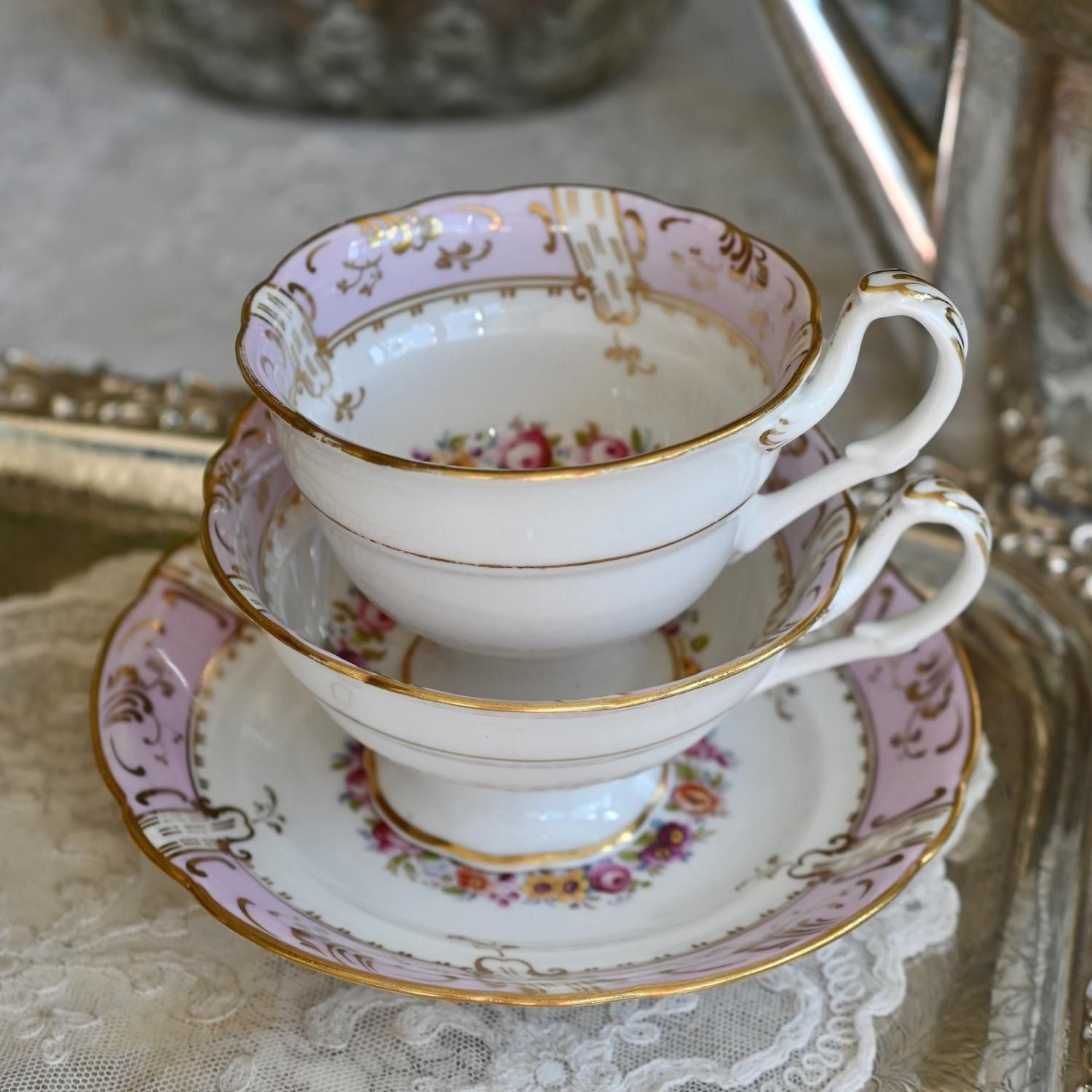 西洋アンティーク陶器を英国コッツウォルズからお届けしております。