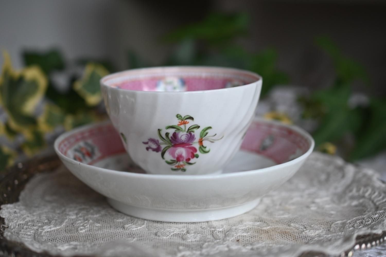 イギリス製フロスマロン1930年代果物柄フルーツボウルアンティークアールデコ陶器 イギリスのビンテージの食器、ロイヤルベールのフルーツ柄の