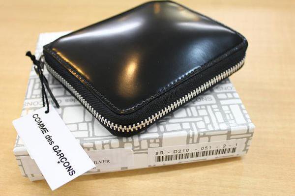 Wallet COMME des GARCONS ミラーインサイド2つ折りZIP財布（黒 