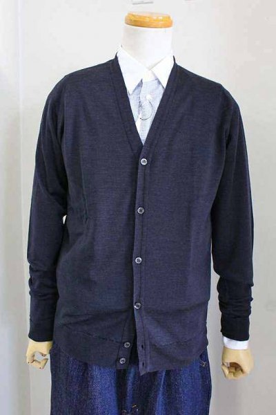 JOHN SMEDLEY BRYN 長袖Vネックカーディガン（HEPBURN SMOKE） - Berlin On Line Shop