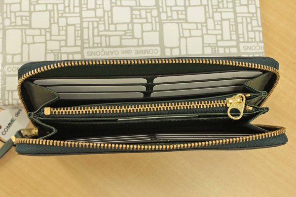 Wallet COMME des GARCONS Classic Leather Line 新型長財布（ボトル