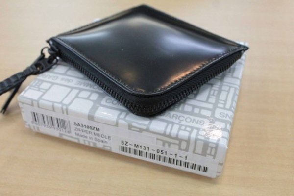 Wallet COMME des GARCONS ZIPPER MEDLEY L字型ZIP財布（黒） - Berlin 