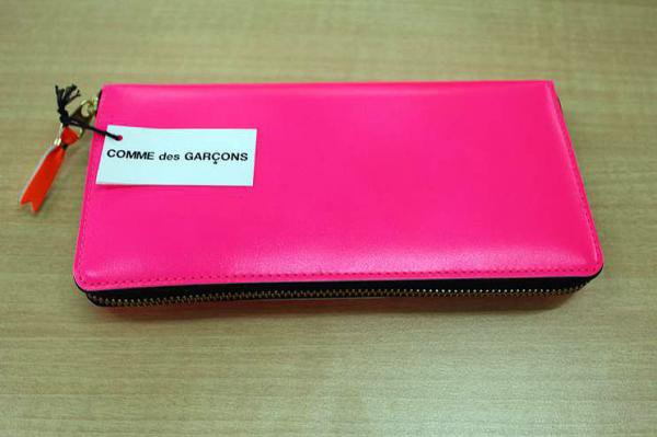 Wallet COMME des GARCONS SUPER FLUO レザーZIP長財布(PINK) - Berlin ...