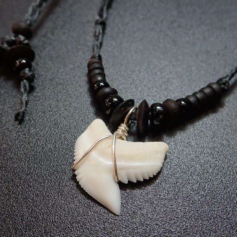イタチザメの歯ネックレス | お守りジュエリー - 琉木民.com