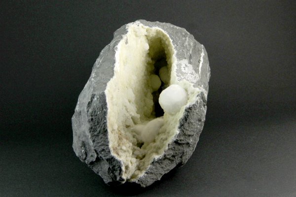 オケナイト 原石 3.8kg