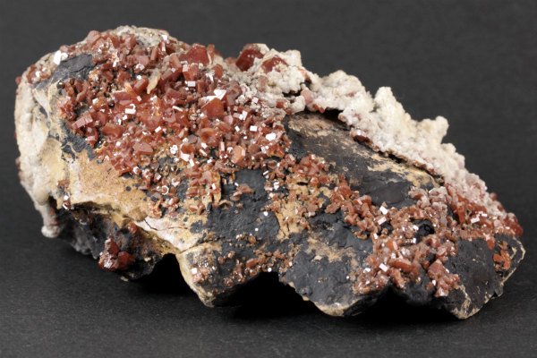 バナジナイト(褐鉛鉱)原石 327g｜天然石 原石 通販のキラリ石
