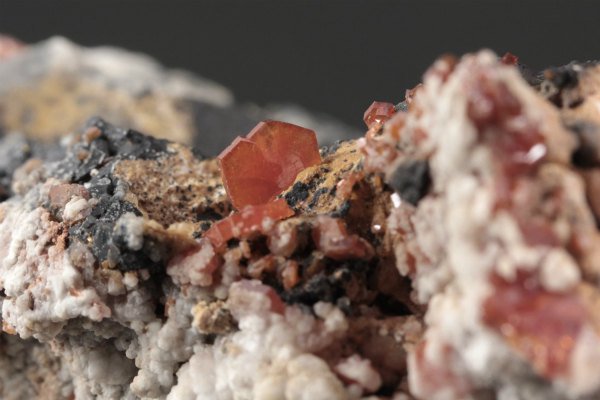 バナジナイト(褐鉛鉱)原石 327g｜天然石 原石 通販のキラリ石