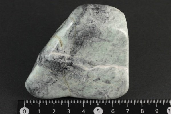 糸魚川産翡翠 原石 磨き 282g｜国産天然石 通販のキラリ石