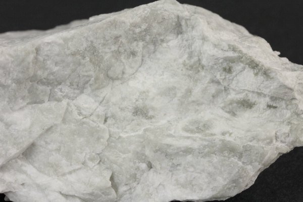 糸魚川産 翡翠 原石 363g｜天然石 原石 通販のキラリ石