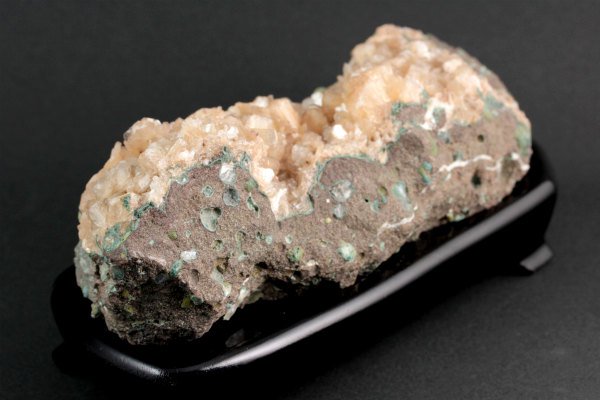 ヒューランダイト(輝沸石) 置石 437g｜天然石 原石 通販のキラリ石