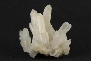 長野県　天然水晶　栗生水晶山産　水晶　原石　2.8キロ　大サイズ　早い者勝ち 長野県 天然水晶 栗生水晶山産 水晶 原石 2 8キロ 大サイズ 早い