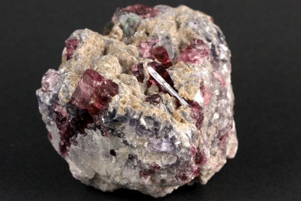 母岩付きルベライト原石 １１７０ｇ /trmp-01 - 科学、自然