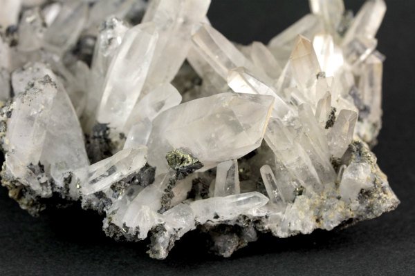 尾太鉱山産水晶 クラスター 285g｜国産天然石 原石 通販のキラリ石
