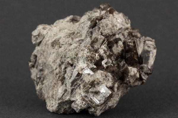 甲武信鉱山産ベスブ石 原石 97g｜国産鉱物 通販のキラリ石