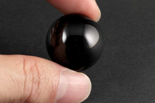 黒水晶(モリオン) 丸玉 23mm｜天然石丸玉 通販のキラリ石