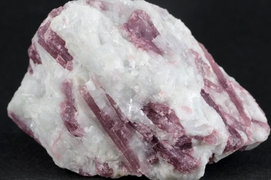 ピンクトルマリン 原石 151g 母岩付き｜天然石 原石 通販キラリ石