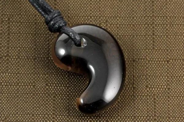 天然石勾玉ペンダント スモーキークォーツ メイン画像