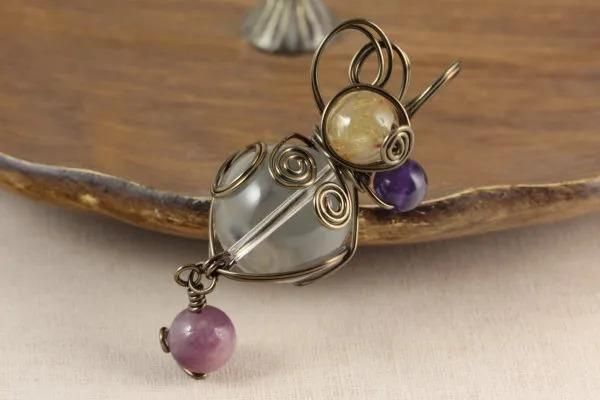 ワイヤーペンダントトップ 〜水晶〜 メイン画像