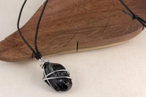 ワイヤー巻きペンダント 黒曜石 メイン画像