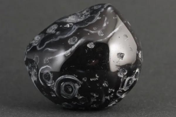 水入り瑪瑙 原石 磨き 66.3g メイン画像