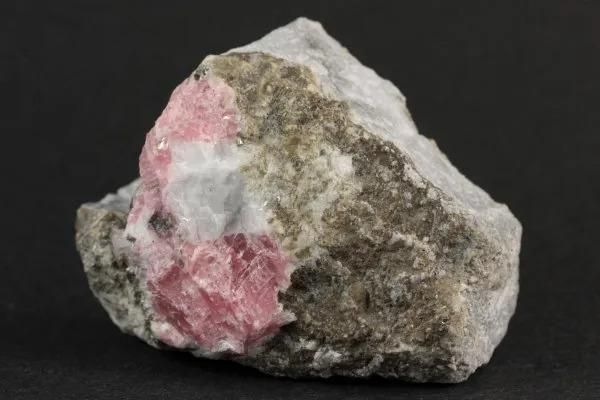 ロードクロサイト 原石 104g メイン画像