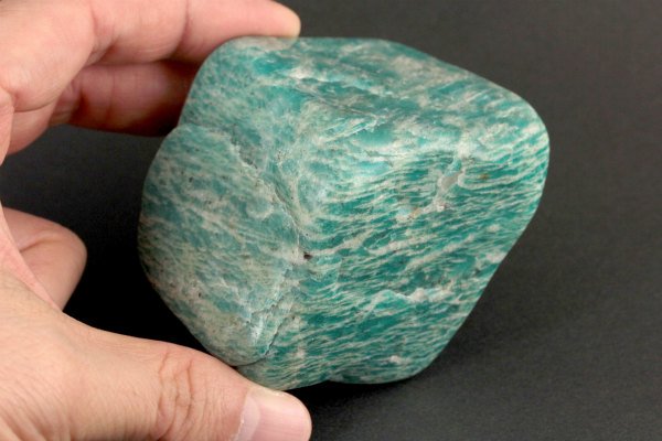 アマゾナイト 原石 磨き256g ロシア産｜天然石 原石 通販のキラリ石