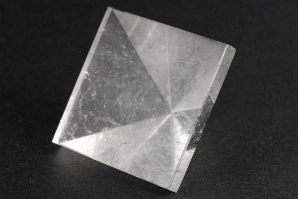 ピラミッド型 水晶 58g｜天然石 通販のキラリ石