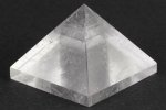 ピラミッド型 天然水晶 53.5g