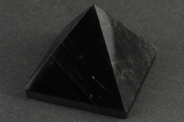 ピラミッド型 天然黒曜石 55.2g