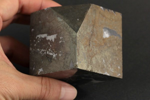 パイライト(黄鉄鉱) キューブ型研磨 536g｜天然石 通販キラリ石
