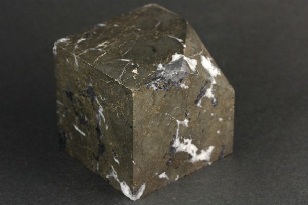 パイライト(黄鉄鉱) キューブ型研磨 537g｜天然石 通販キラリ石